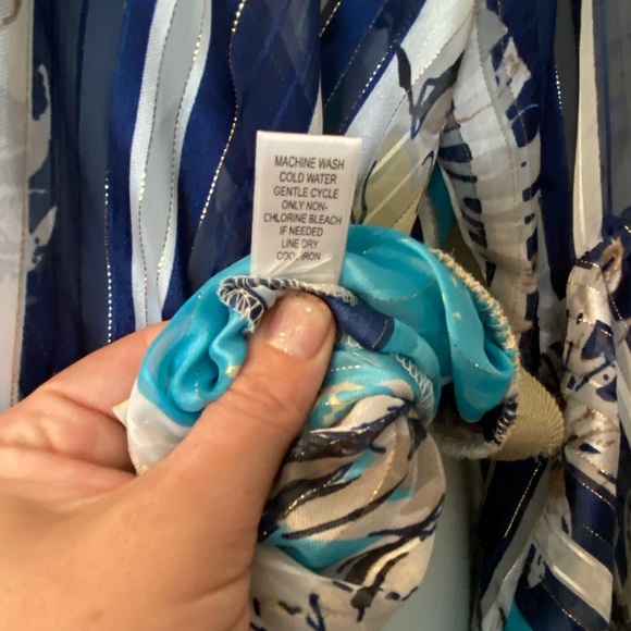 NWOT Beautiful Resort Sheer Wrap top stripped with monstera leaf & shimmer M - Picture 8 of 9